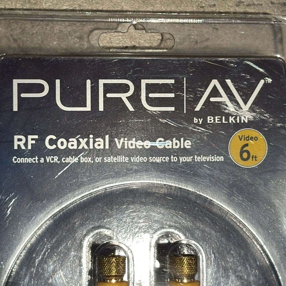 Belkin PureAV RF Coaxial Video Cable - Black 6 feet BRAND NEW